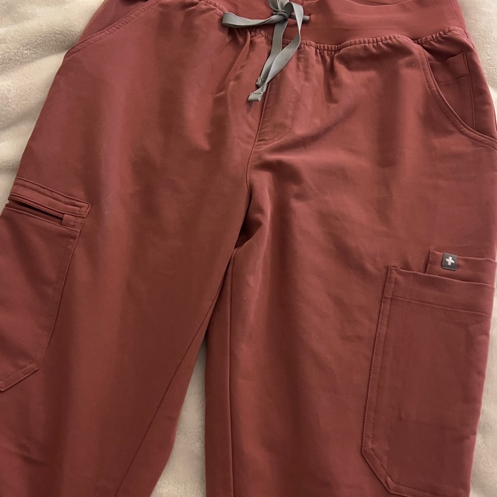 Women’s mauve figs pants